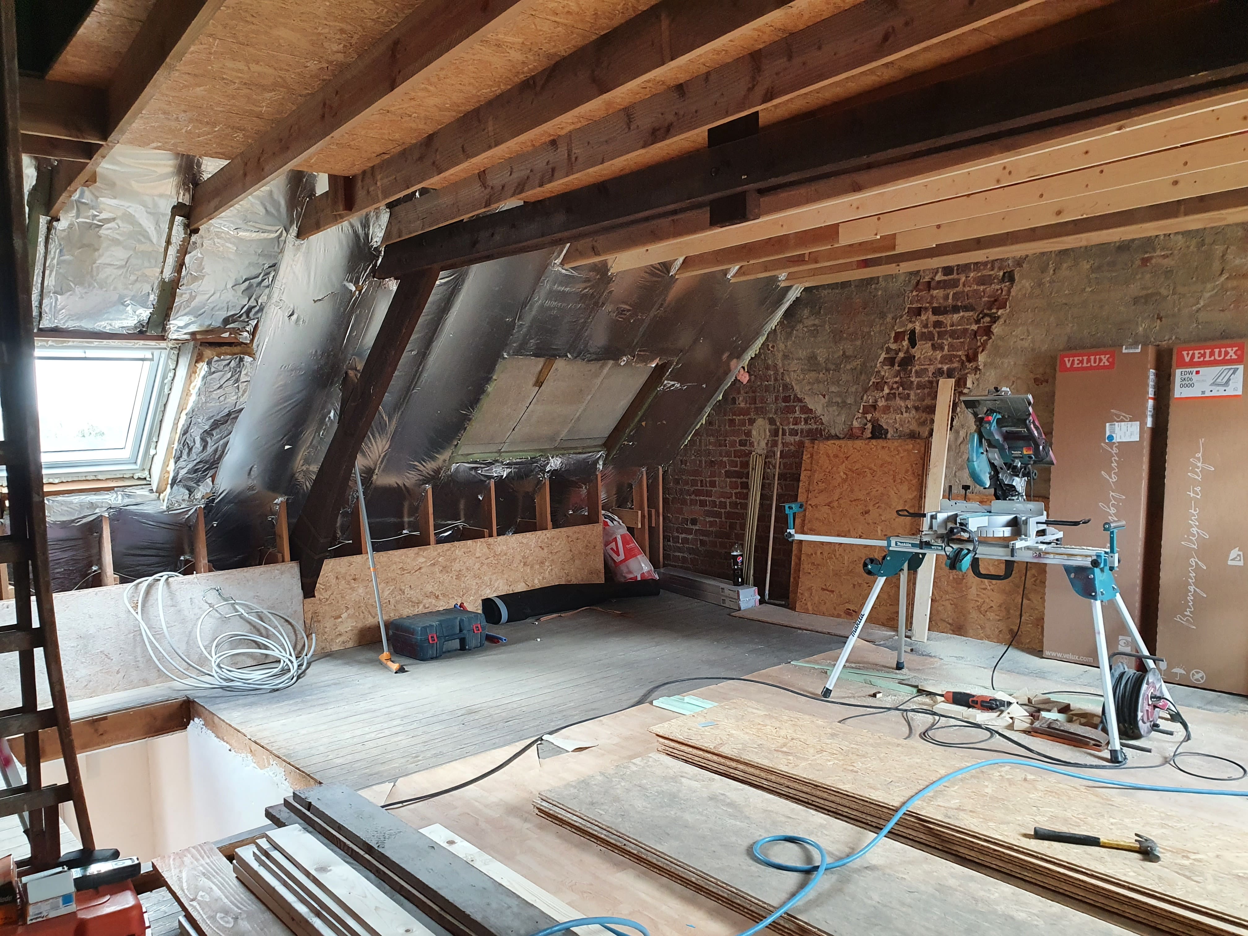 2. omvormen zolder naar slaapkamer + badkamer